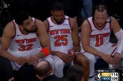 雷速体育官网首页-尼克斯鏖战意大利男篮，保罗送出助攻的简单介绍