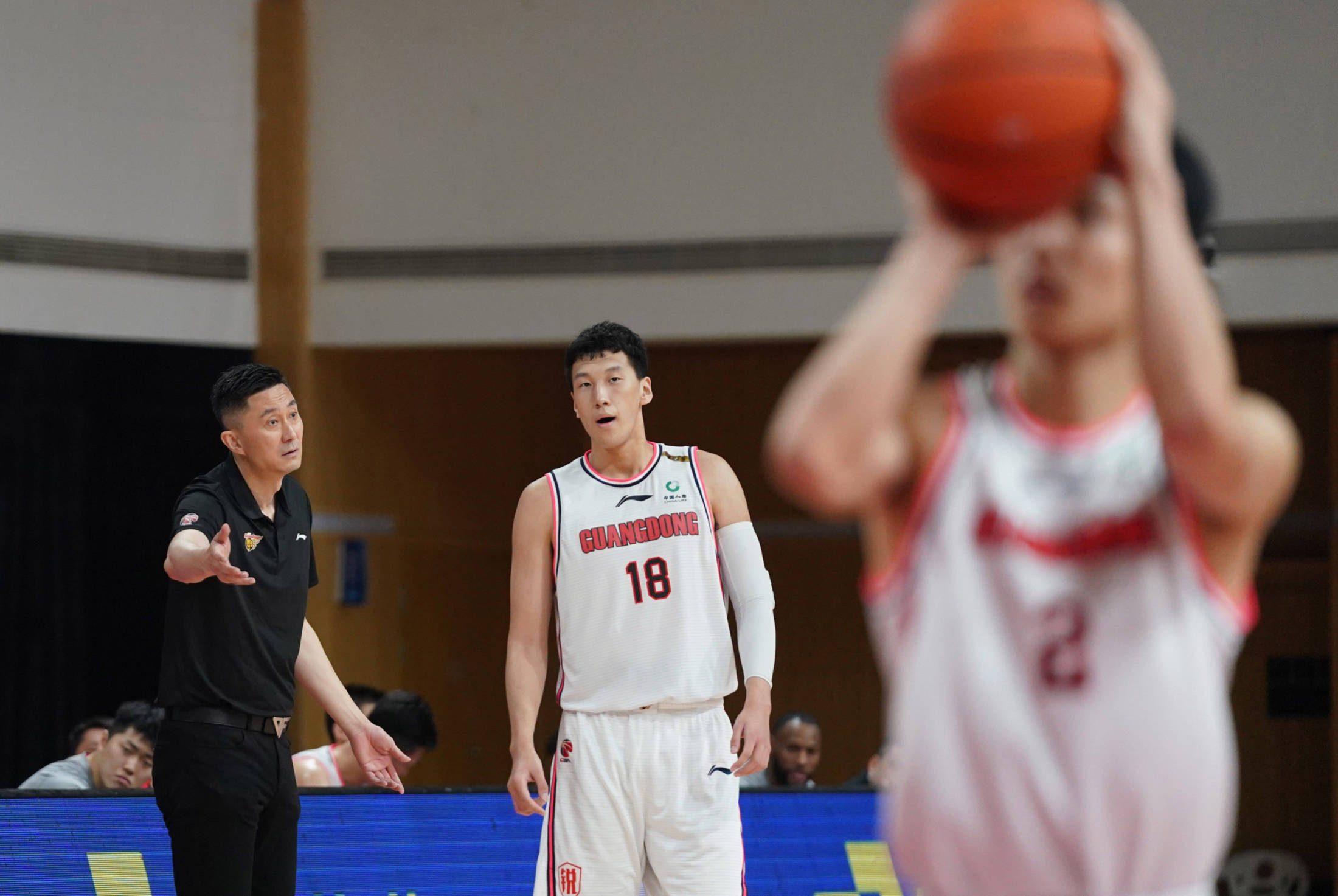 吉林男篮客场不敌对手，遭遇困境的简单介绍